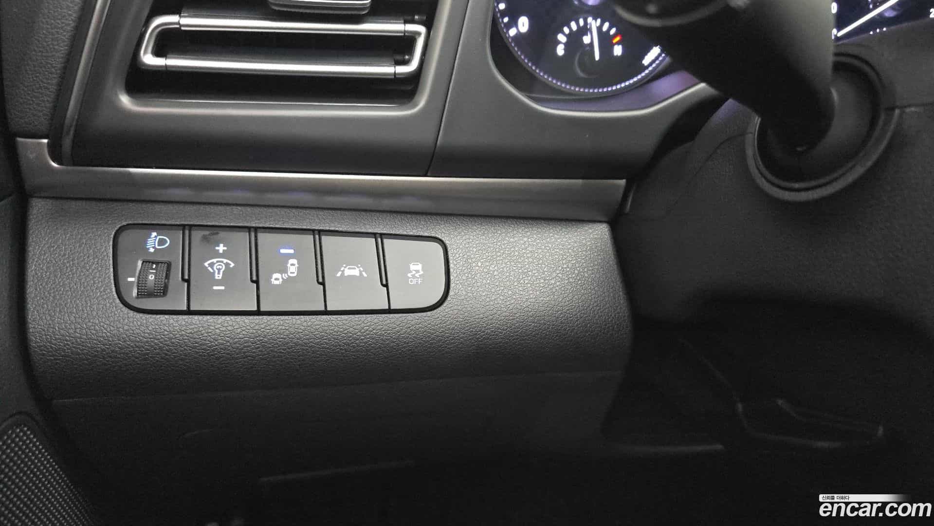 AVANTE Hyundai 2019.7-OPTION-020