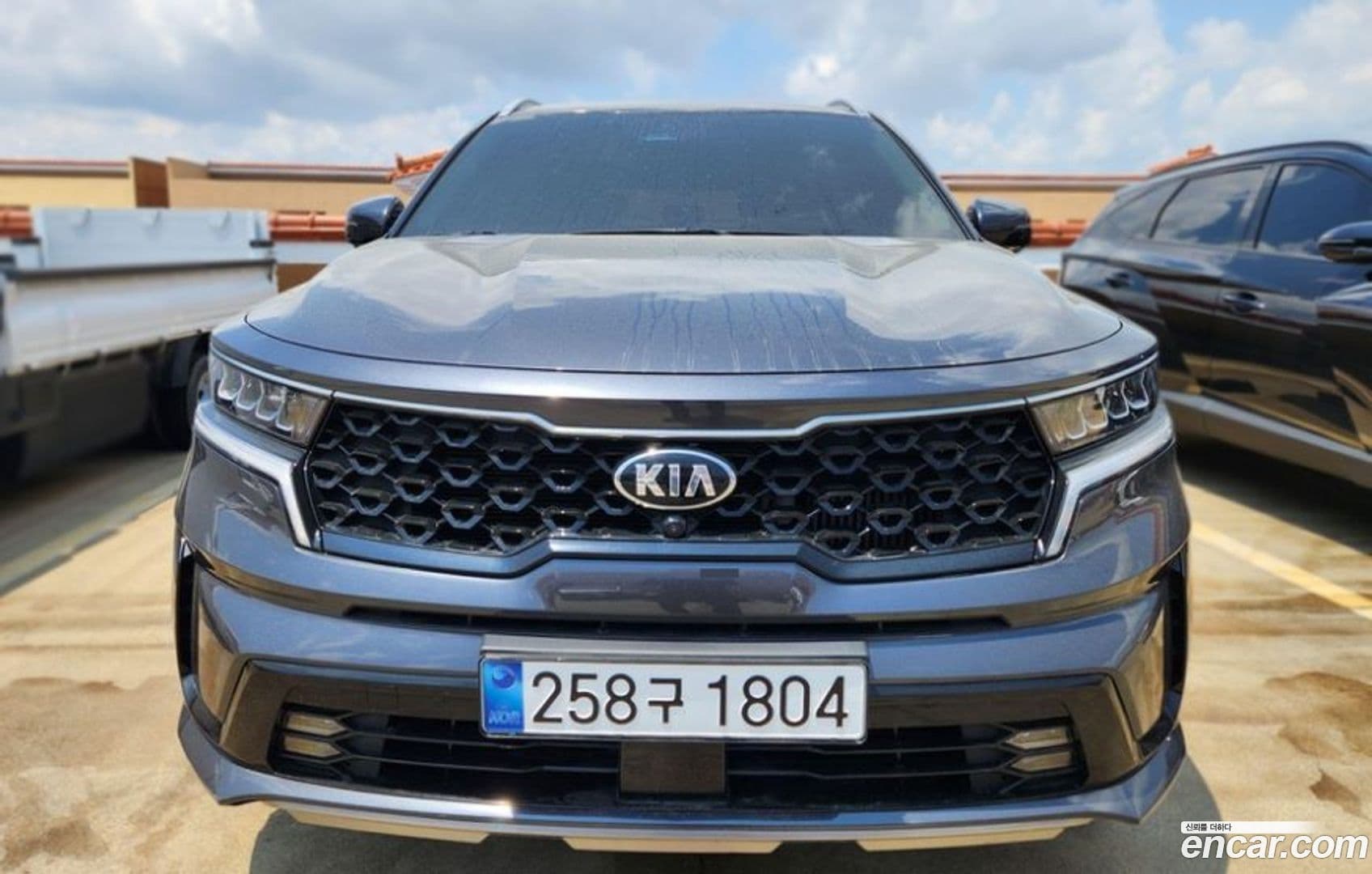Main__Slider__Photo:Sorento Kia 2021.3-0