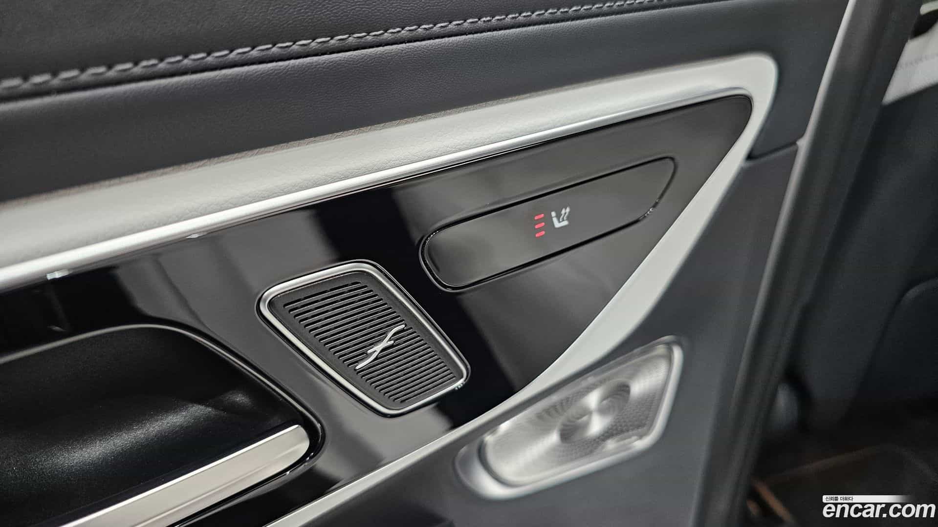 GLC-Class Mercedes-Benz 2024.6-OPTION-024