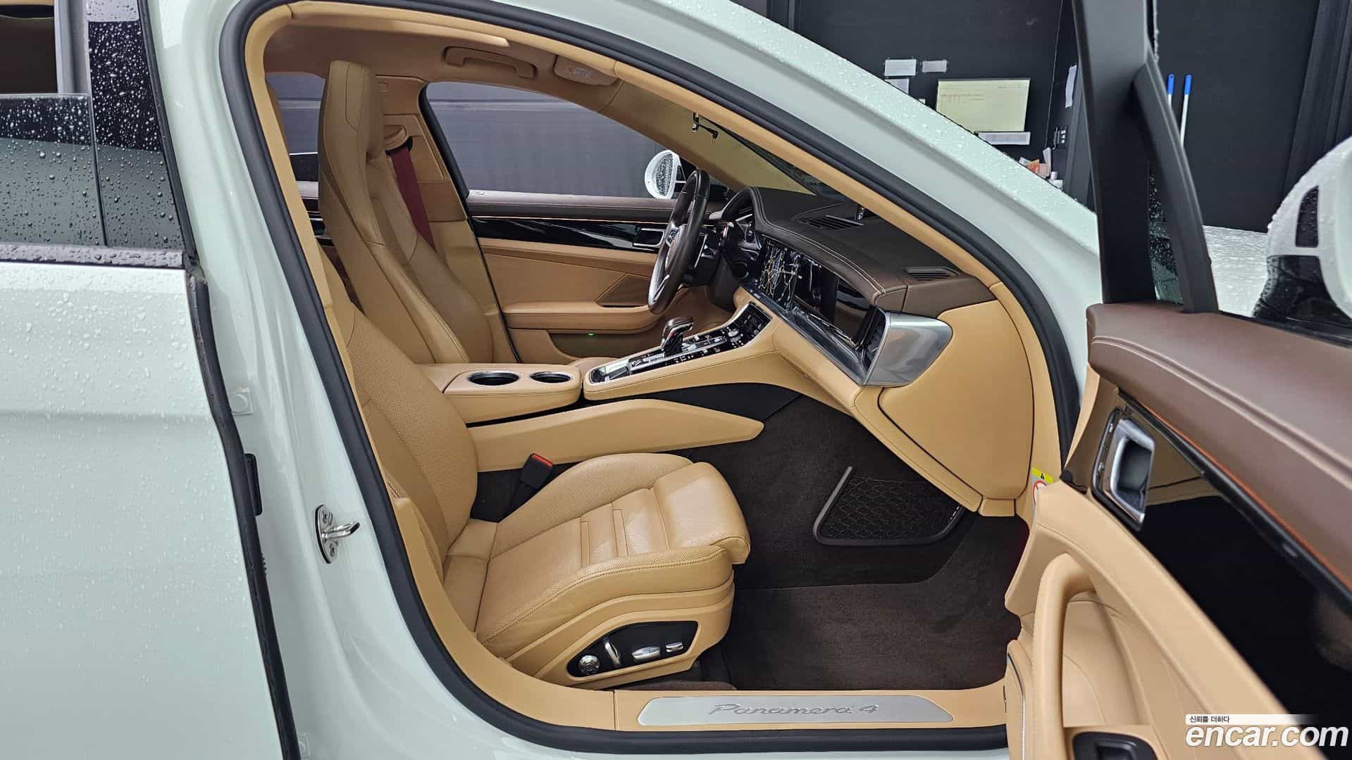 Panamera Porsche 2018.11-OPTION-016