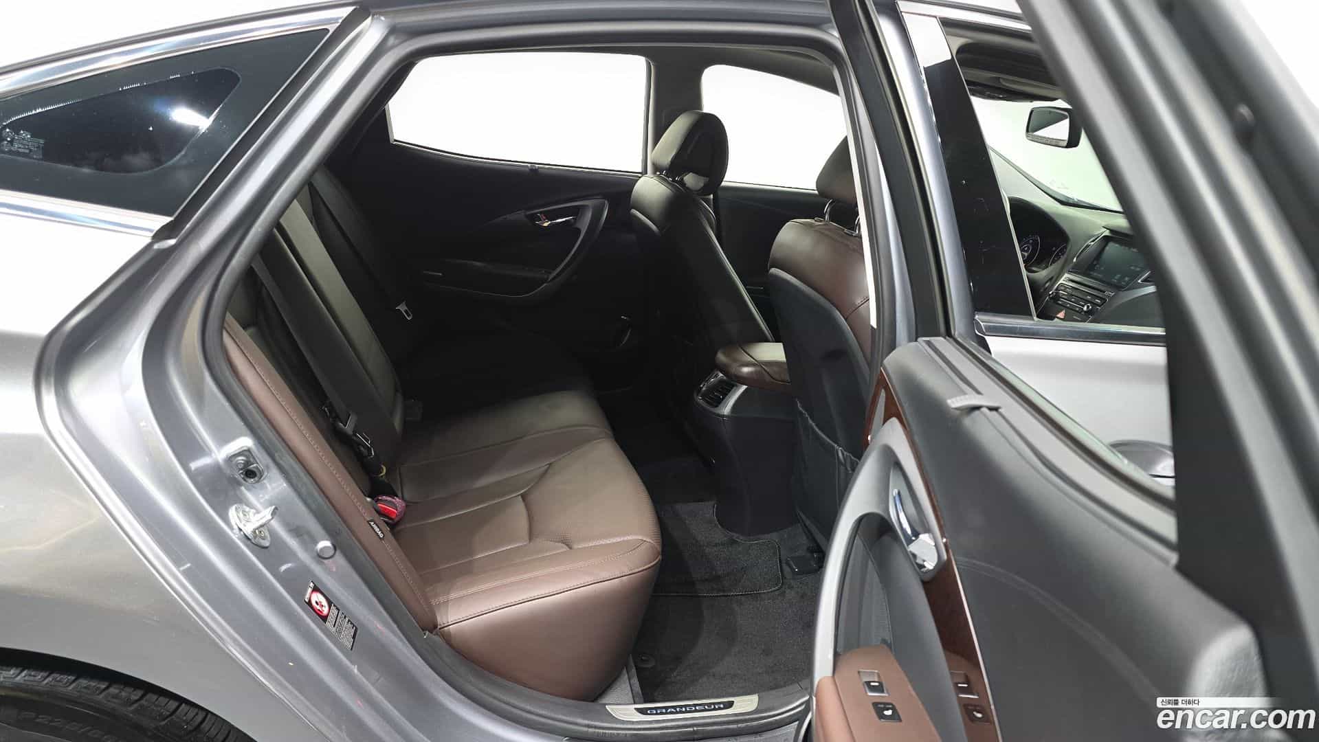 Grandeur Hyundai 2015.2-OPTION-016