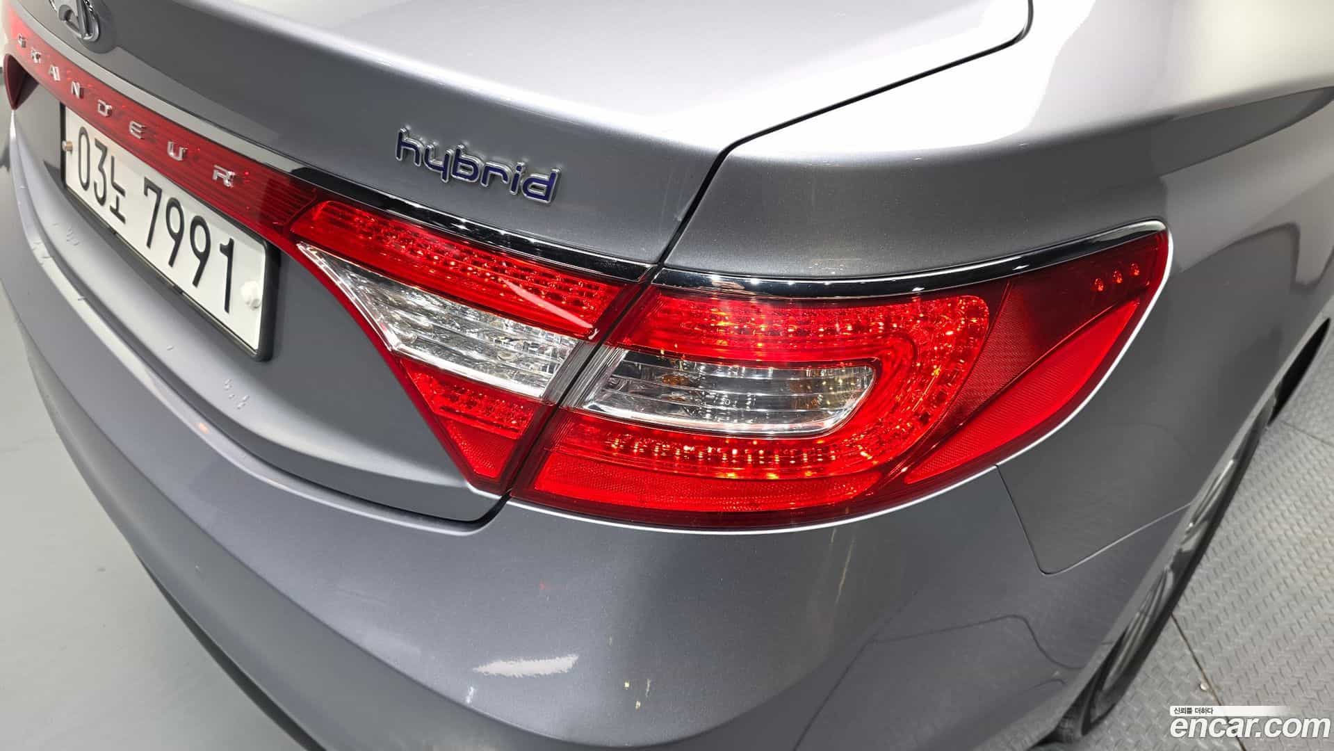 Grandeur Hyundai 2015.2-OUTER-033