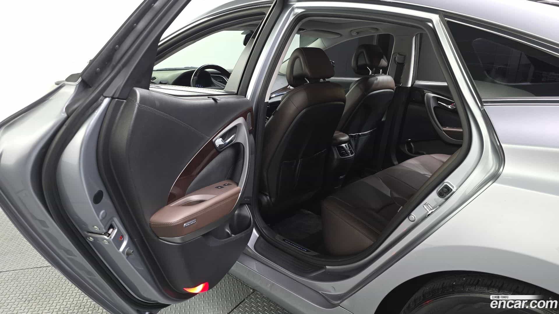 Grandeur Hyundai 2015.2-INNER-036