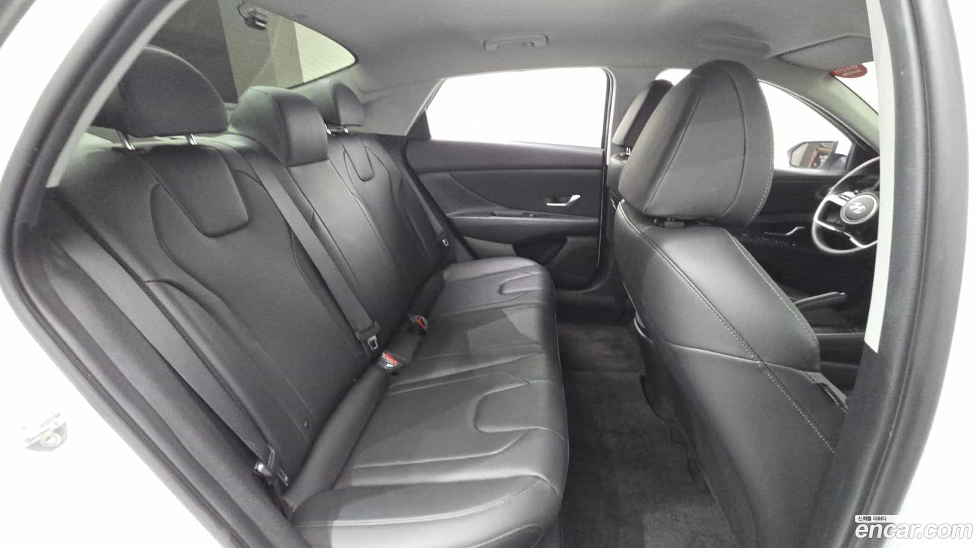 AVANTE Hyundai 2022.3-OPTION-016