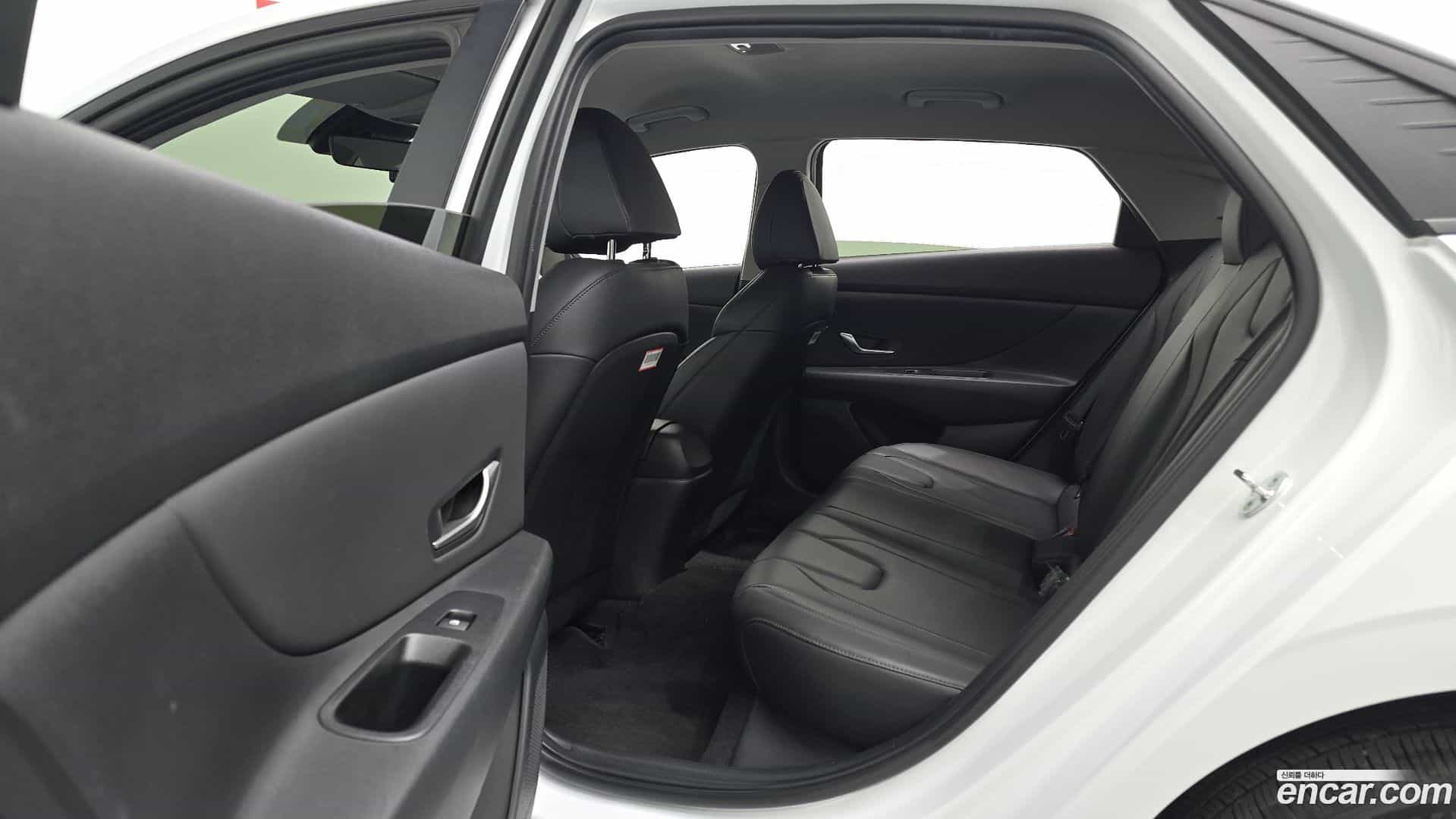 AVANTE Hyundai 2022.3-INNER-036