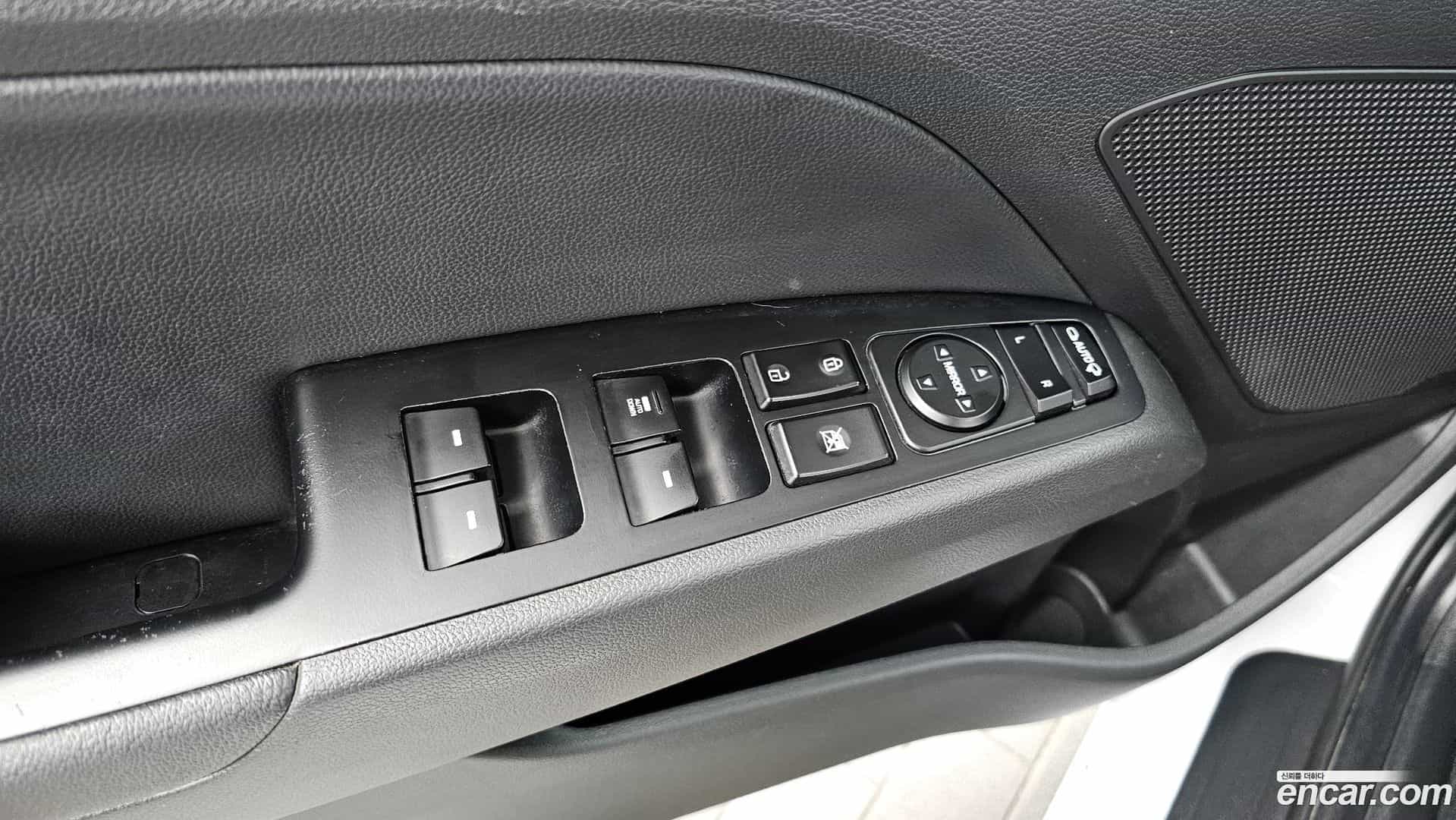 AVANTE Hyundai 2019.11-OPTION-023