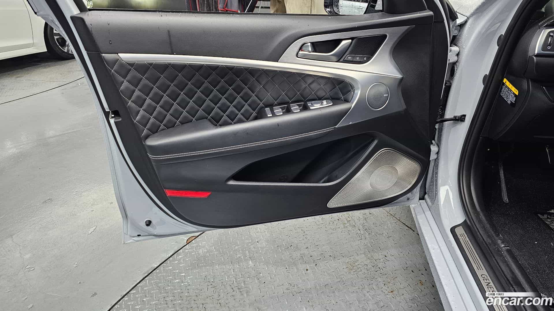 G70 Genesis 2019.0-INNER-034