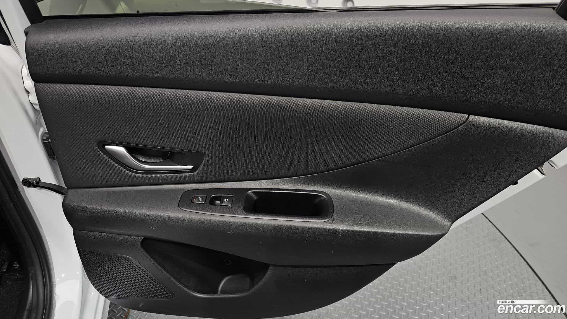 AVANTE Hyundai 2020.5-INNER-035