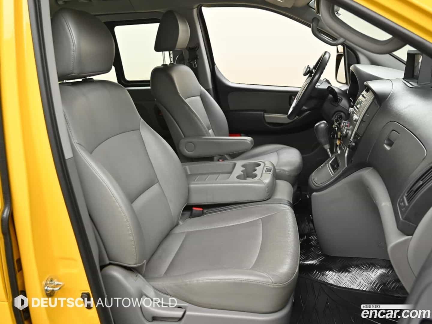 Starex Hyundai 2015.1-INNER-010