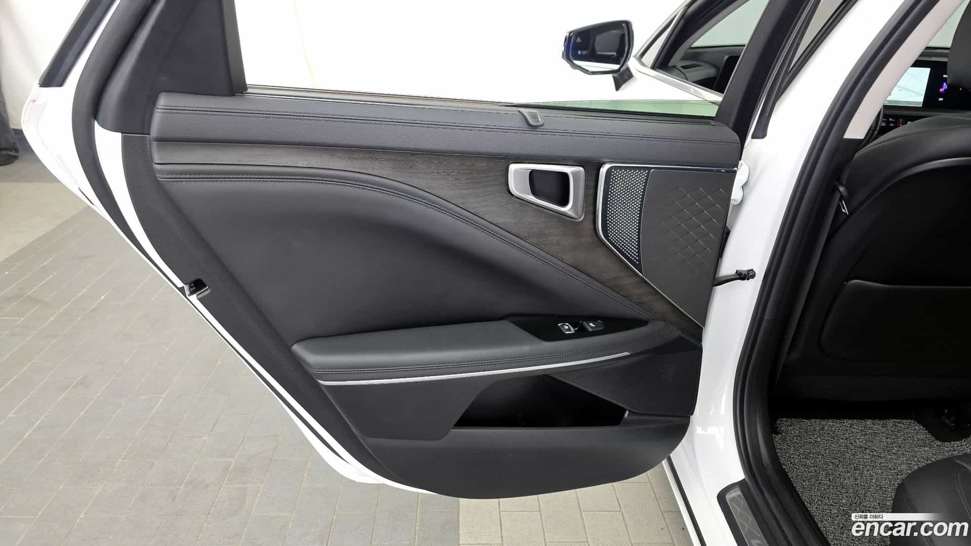 K8 Kia 2023.8-INNER-035