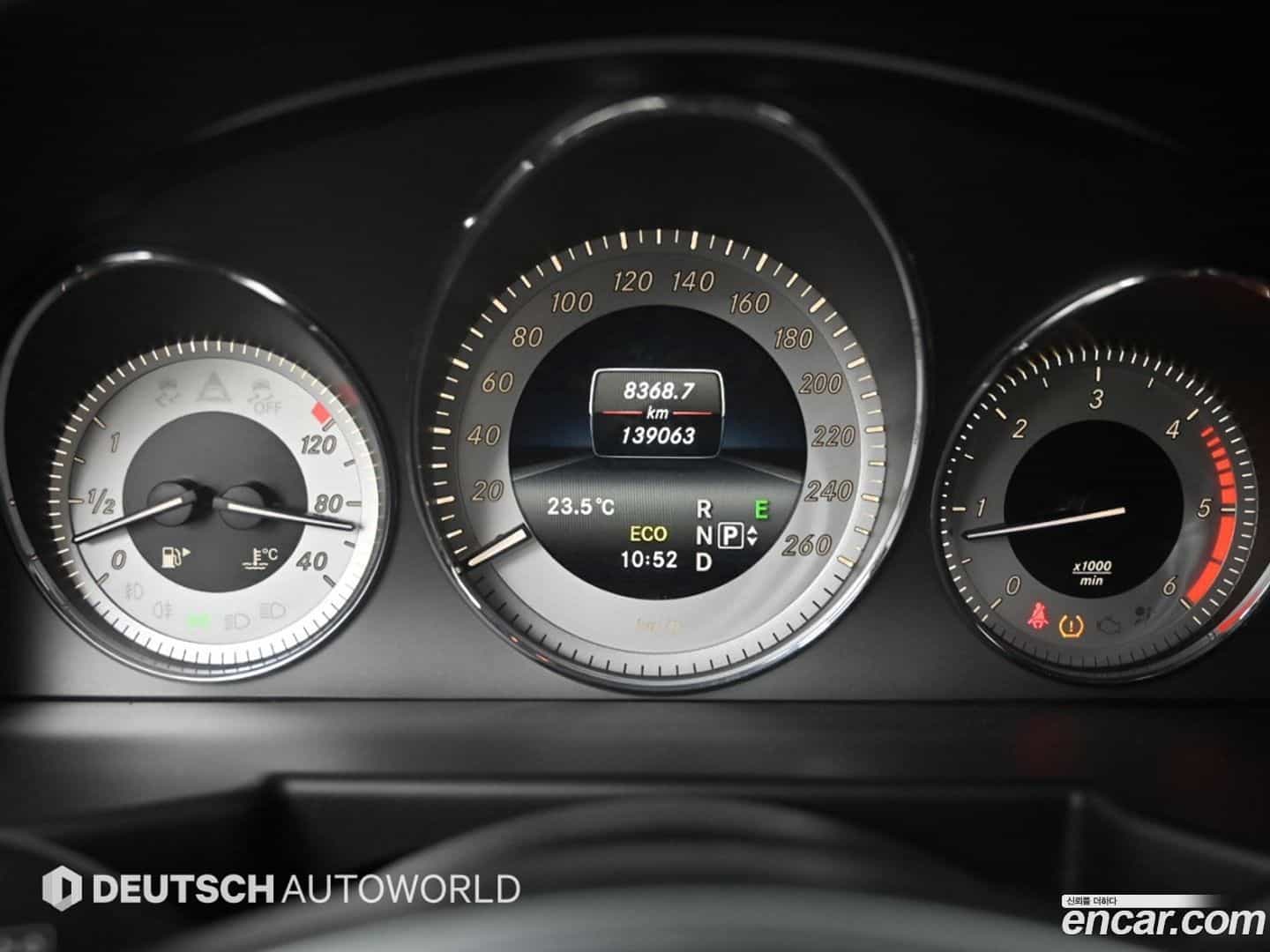 GLK-Class Mercedes-Benz 2015.1-INNER-008