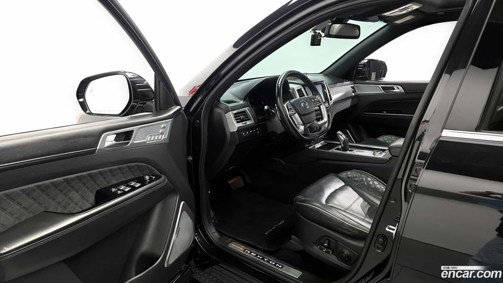 Rexton KG Mobility 2020.11-INNER-010