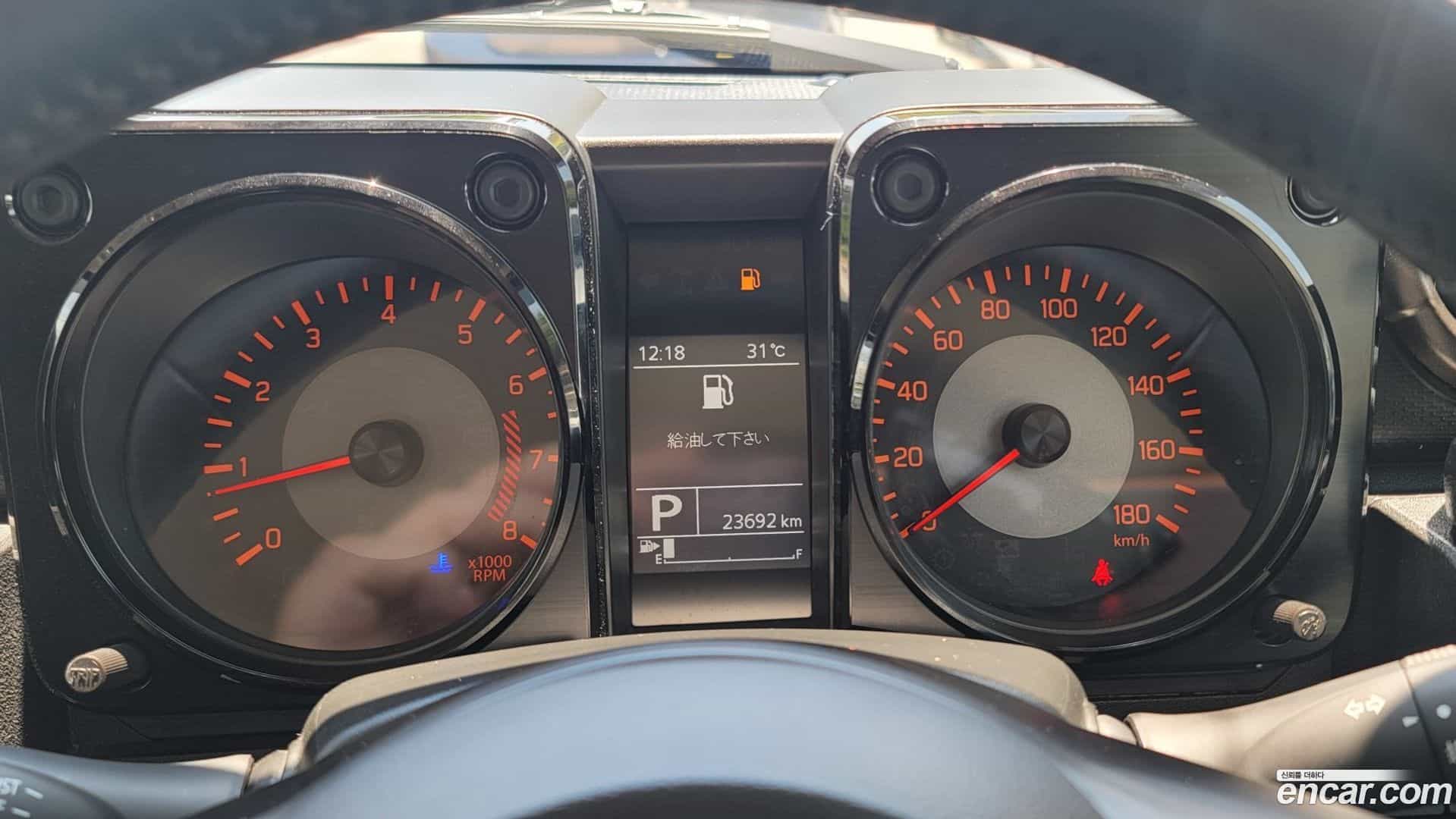 Jimny Suzuki 2023.11-INNER-008