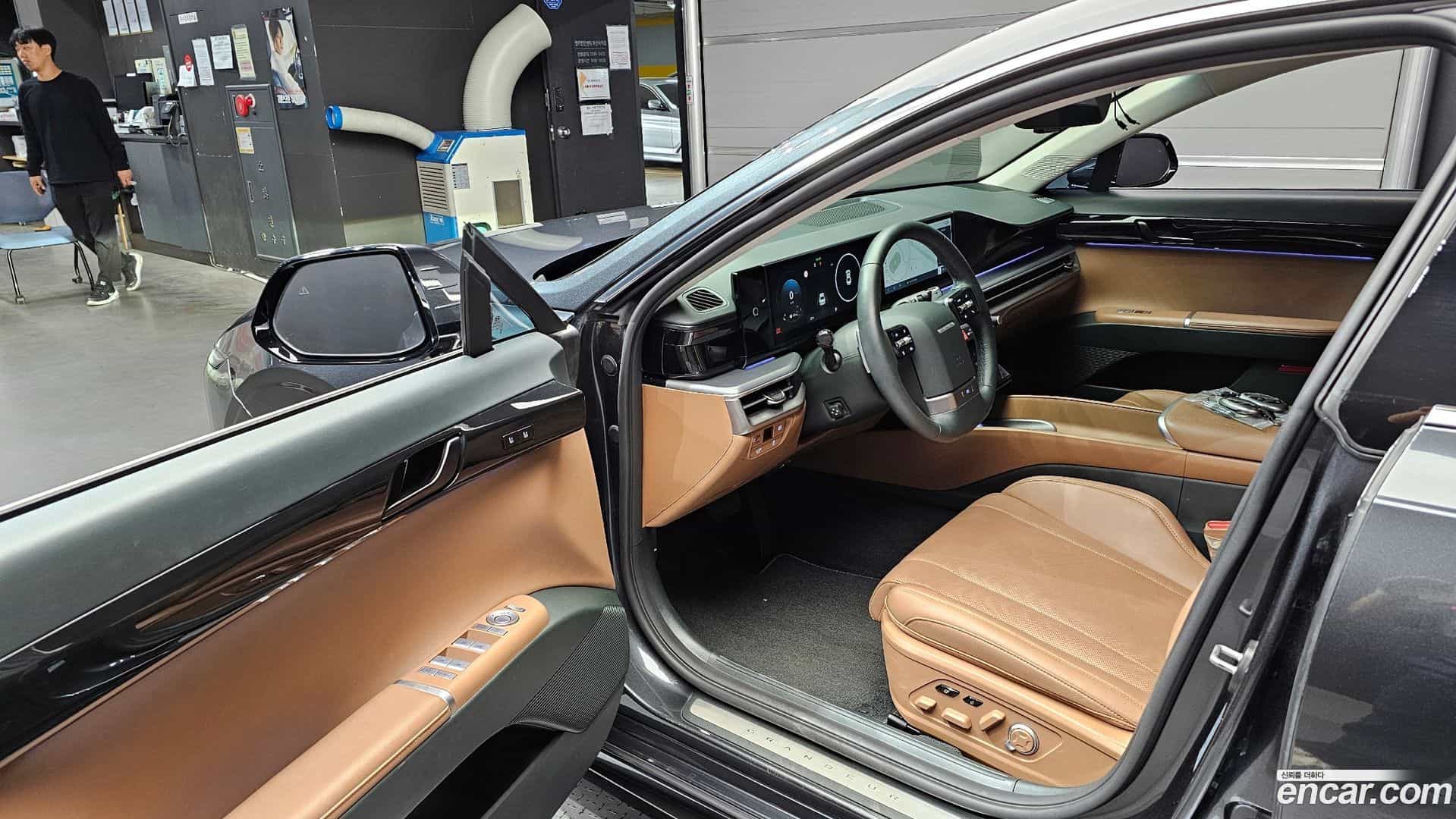 Grandeur Hyundai 2023.4-INNER-010