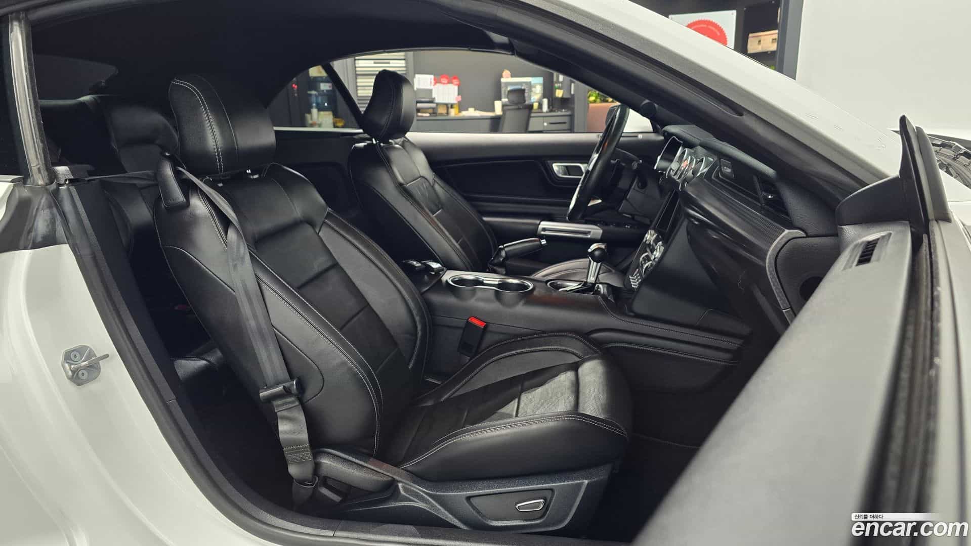 Mustang Ford 2018.7-INNER-010