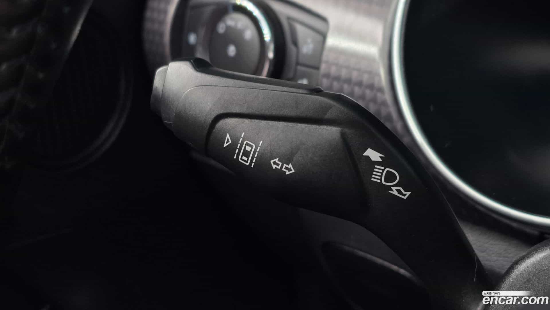 Mustang Ford 2018.7-OPTION-022