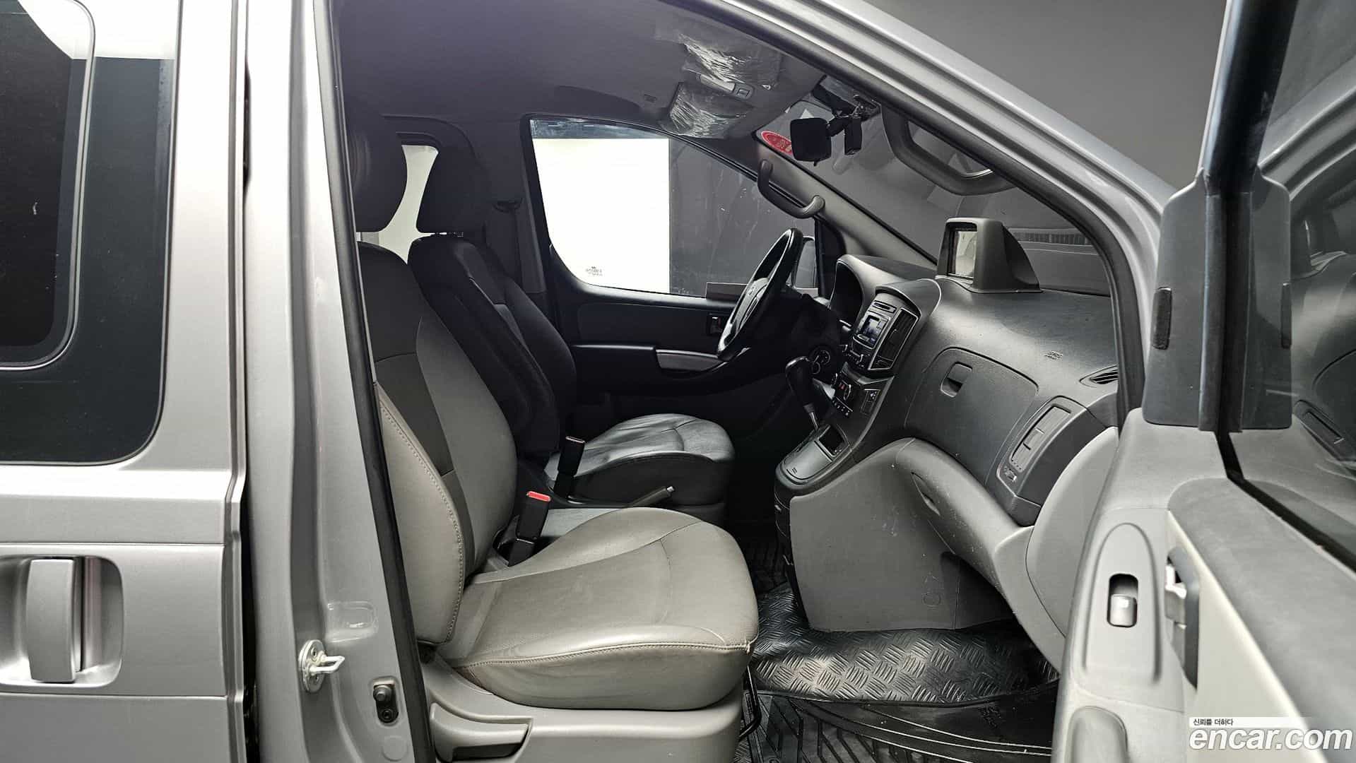 Starex Hyundai 2019.4-INNER-010