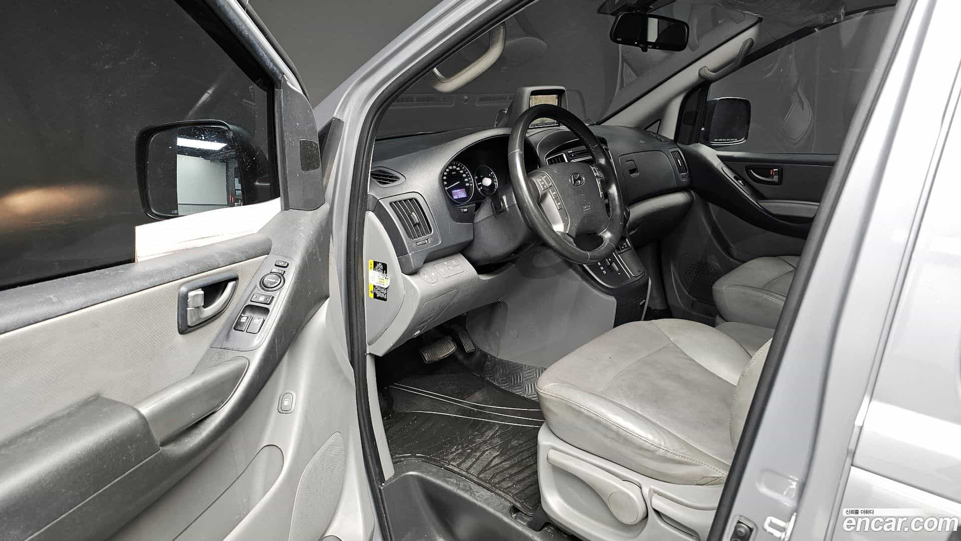 Starex Hyundai 2019.4-OPTION-016