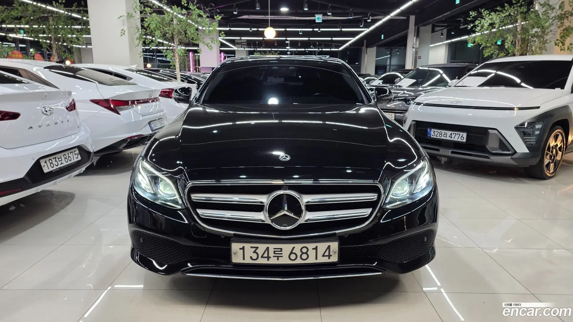 Main__Slider__Photo:E-Class Mercedes-Benz 2020.6-0