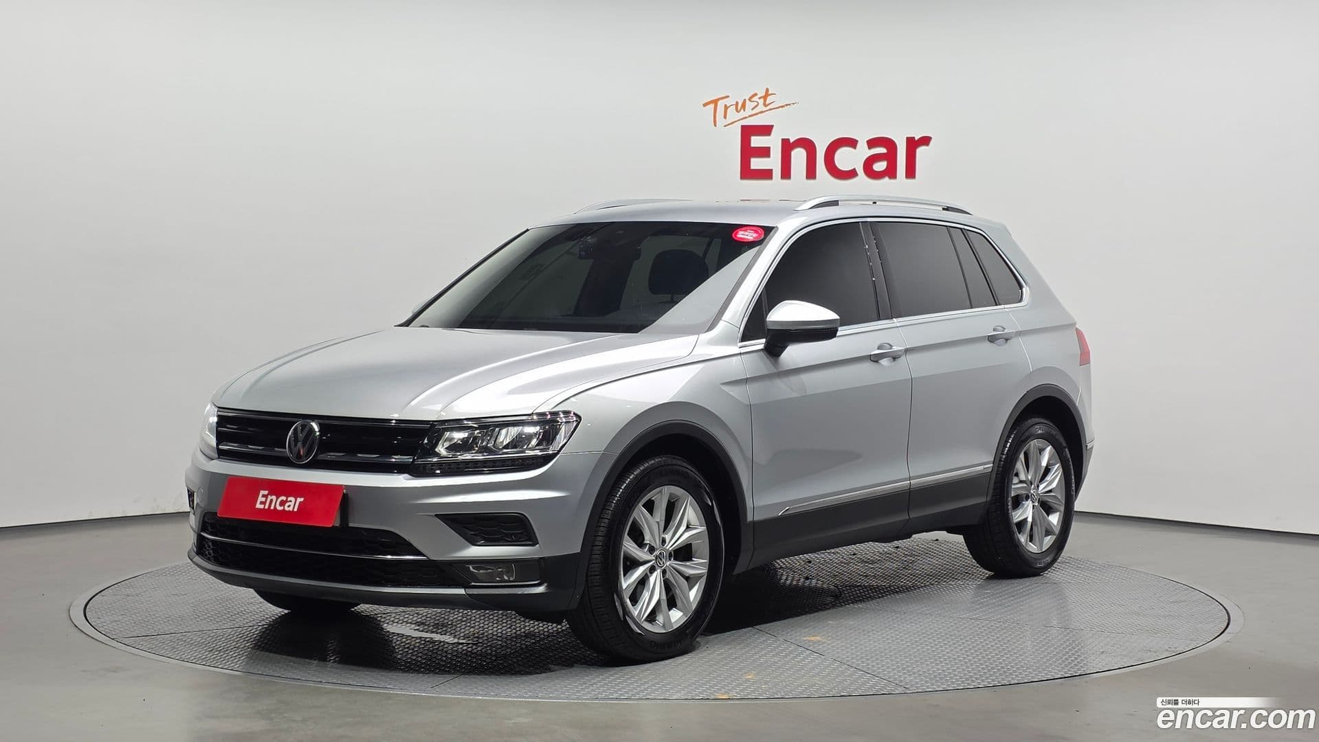 Main__Slider__Photo:Tiguan Volkswagen 2020.6-0
