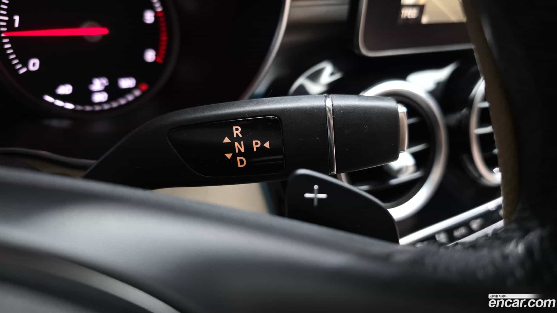 C-Class Mercedes-Benz 2017.5-INNER-009