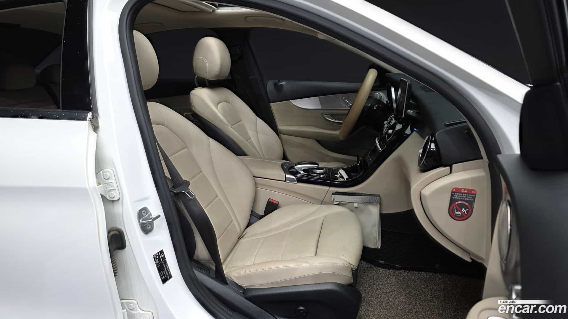 C-Class Mercedes-Benz 2017.5-OPTION-015