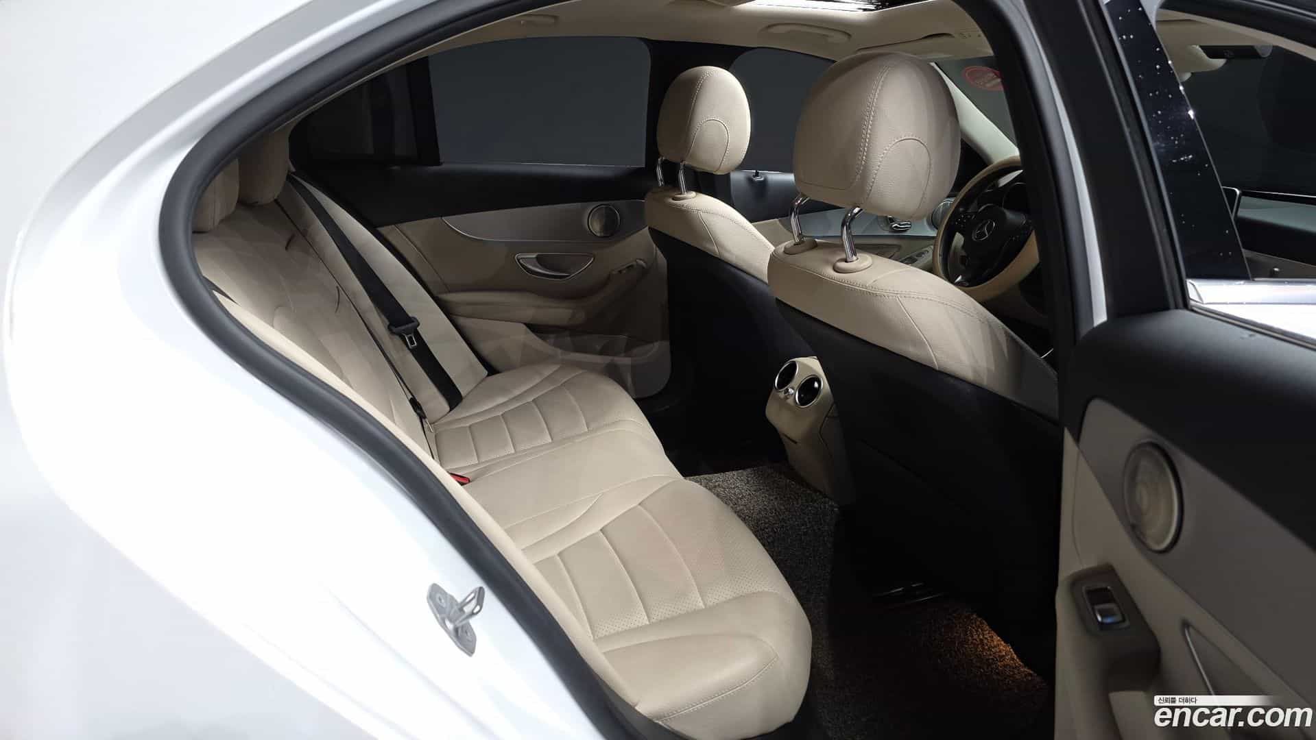 C-Class Mercedes-Benz 2017.5-OPTION-016