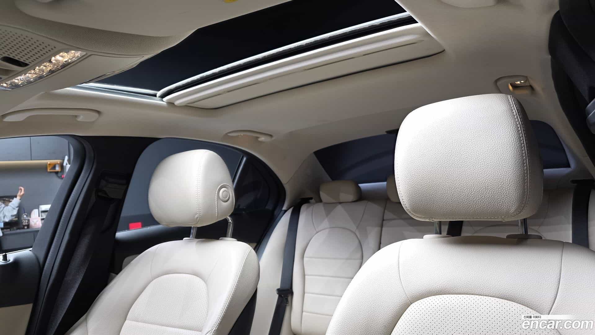 C-Class Mercedes-Benz 2017.5-OPTION-023