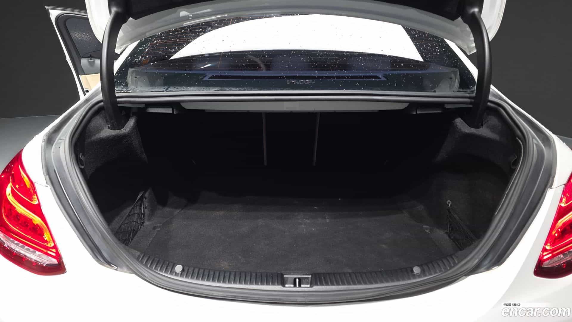 C-Class Mercedes-Benz 2017.5-OPTION-024
