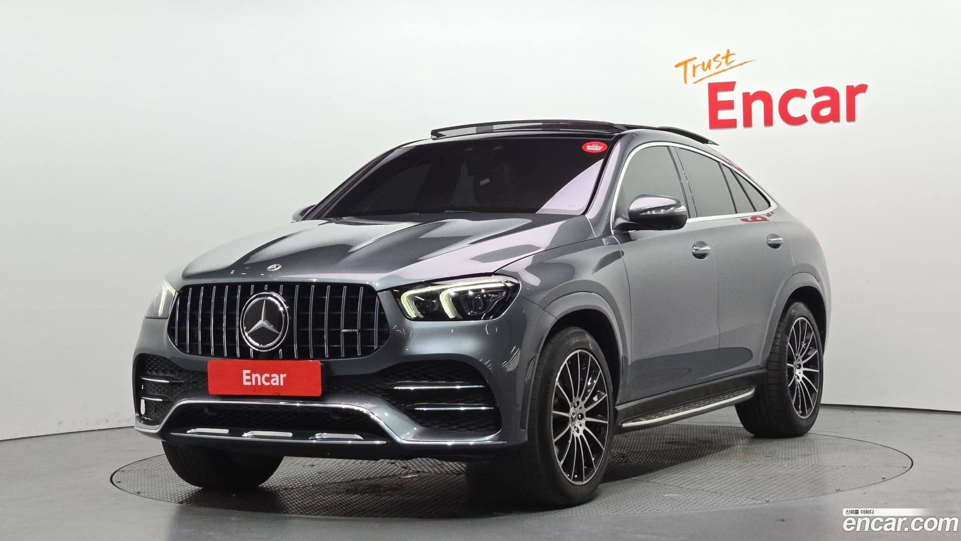 Main__Slider__Photo:GLE-Class Mercedes-Benz 2022.2-0