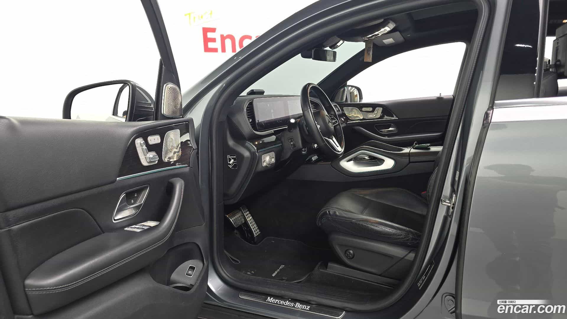GLE-Class Mercedes-Benz 2022.2-INNER-010