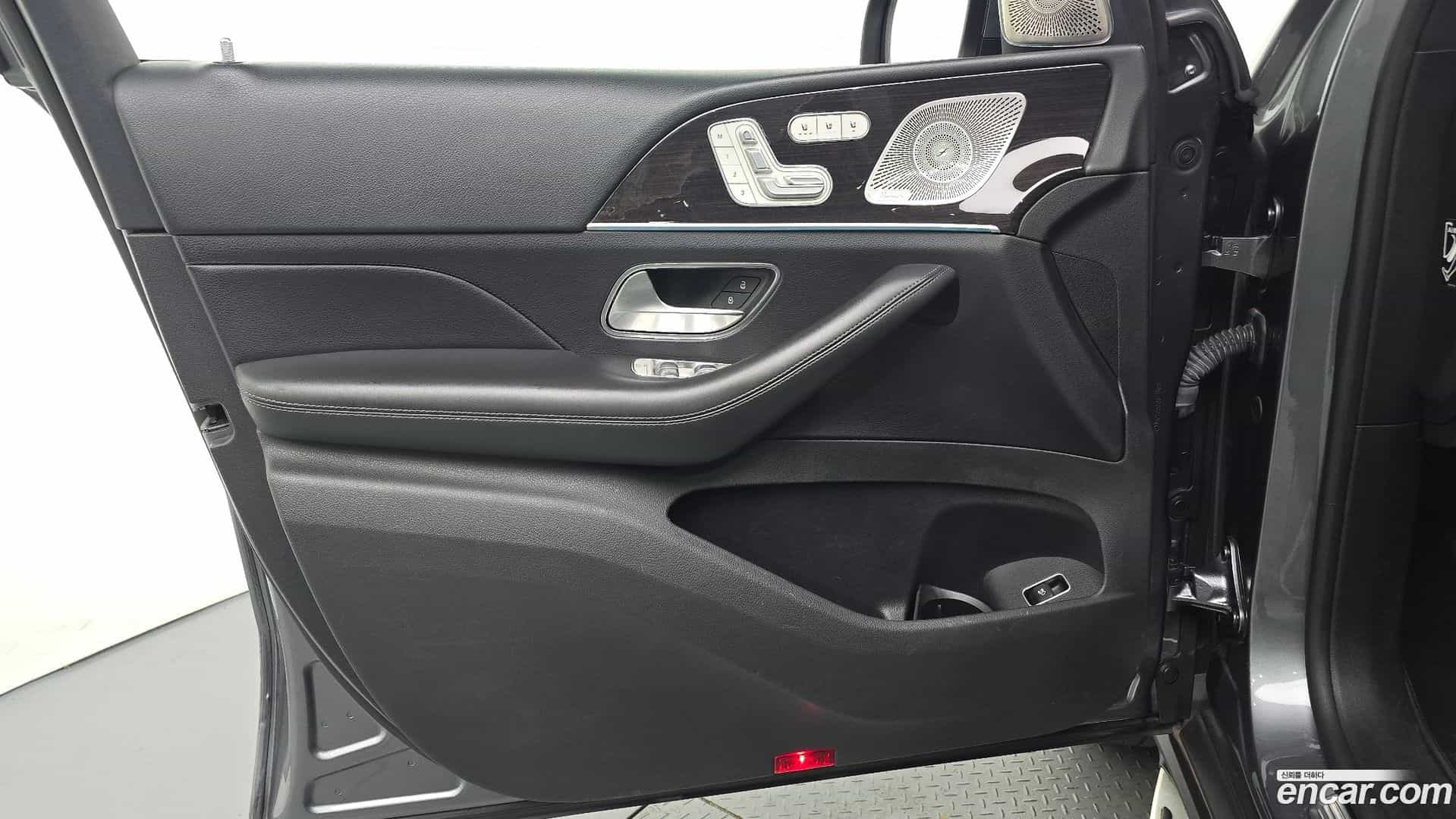 GLE-Class Mercedes-Benz 2022.2-INNER-034