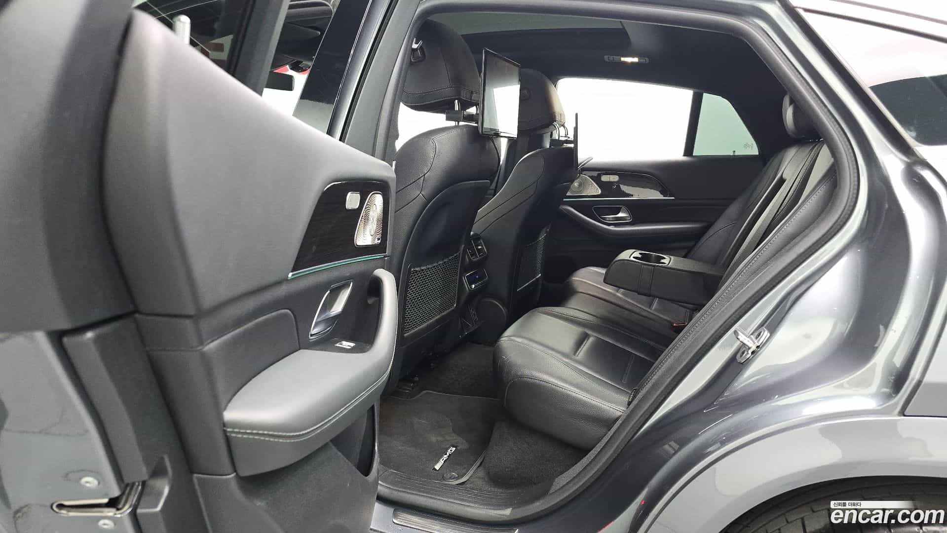 GLE-Class Mercedes-Benz 2022.2-INNER-036
