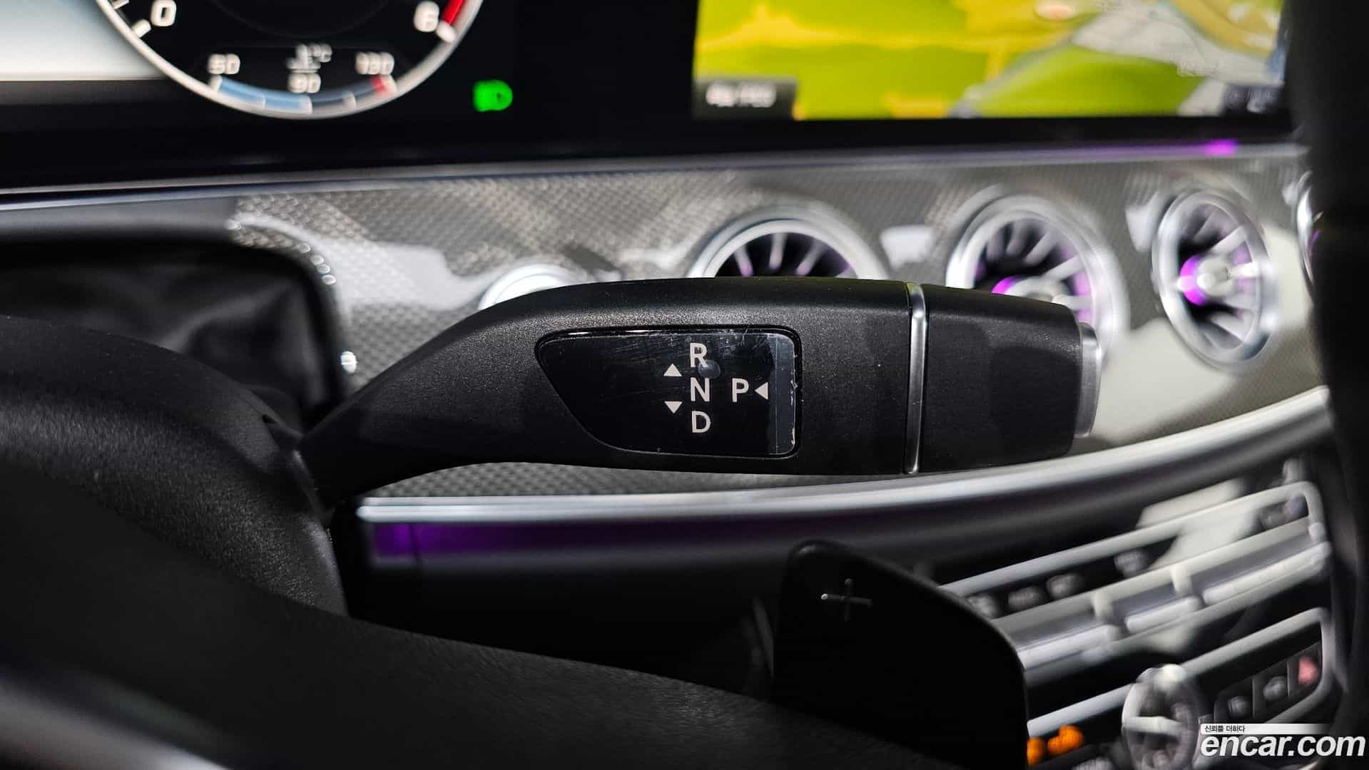 CLS-Class Mercedes-Benz 2018.10-INNER-009
