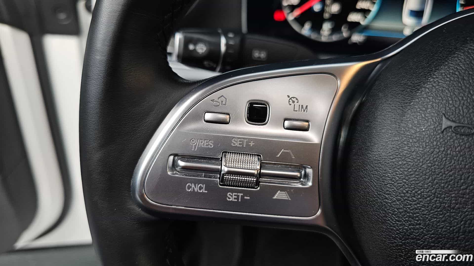 CLS-Class Mercedes-Benz 2018.10-OPTION-023
