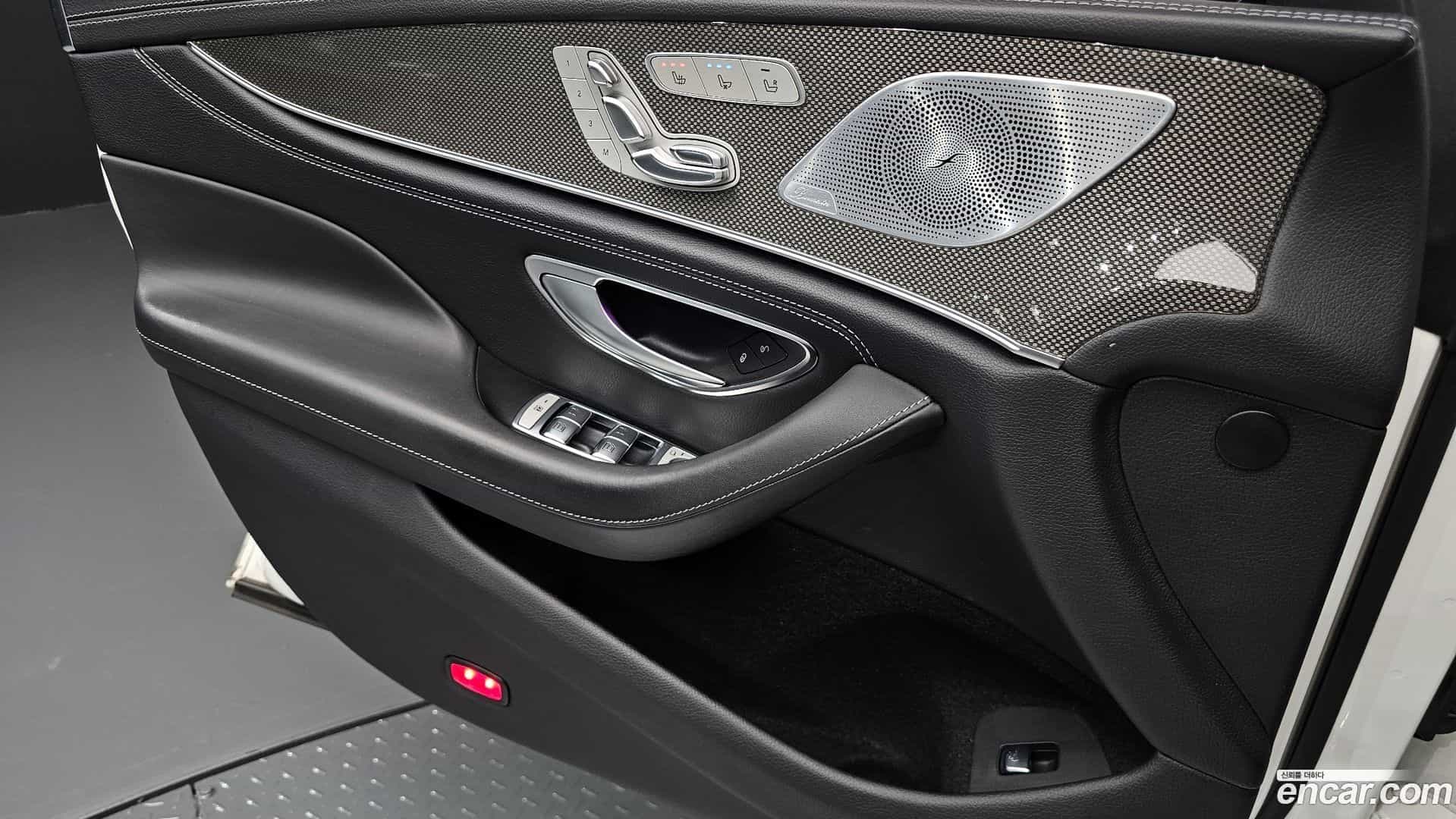 CLS-Class Mercedes-Benz 2018.10-INNER-034