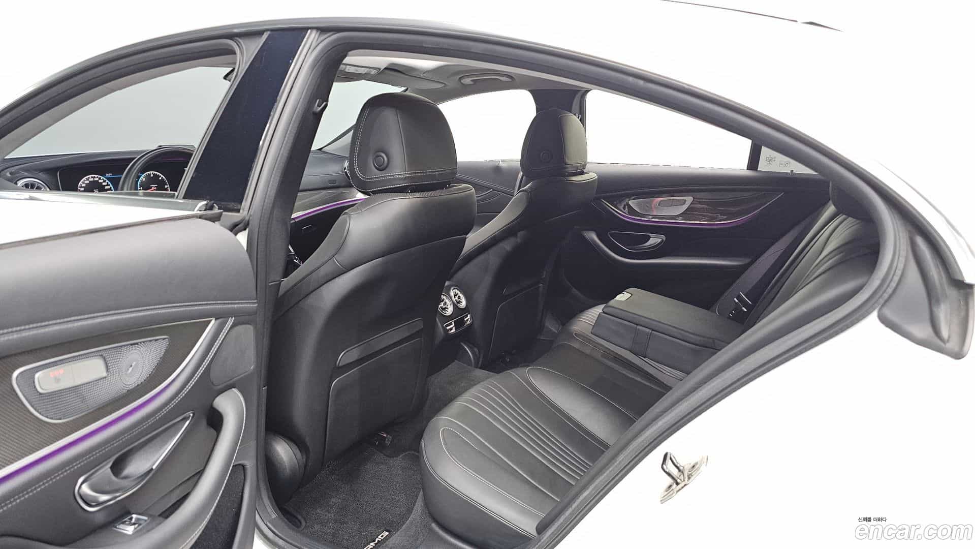 CLS-Class Mercedes-Benz 2018.10-INNER-036