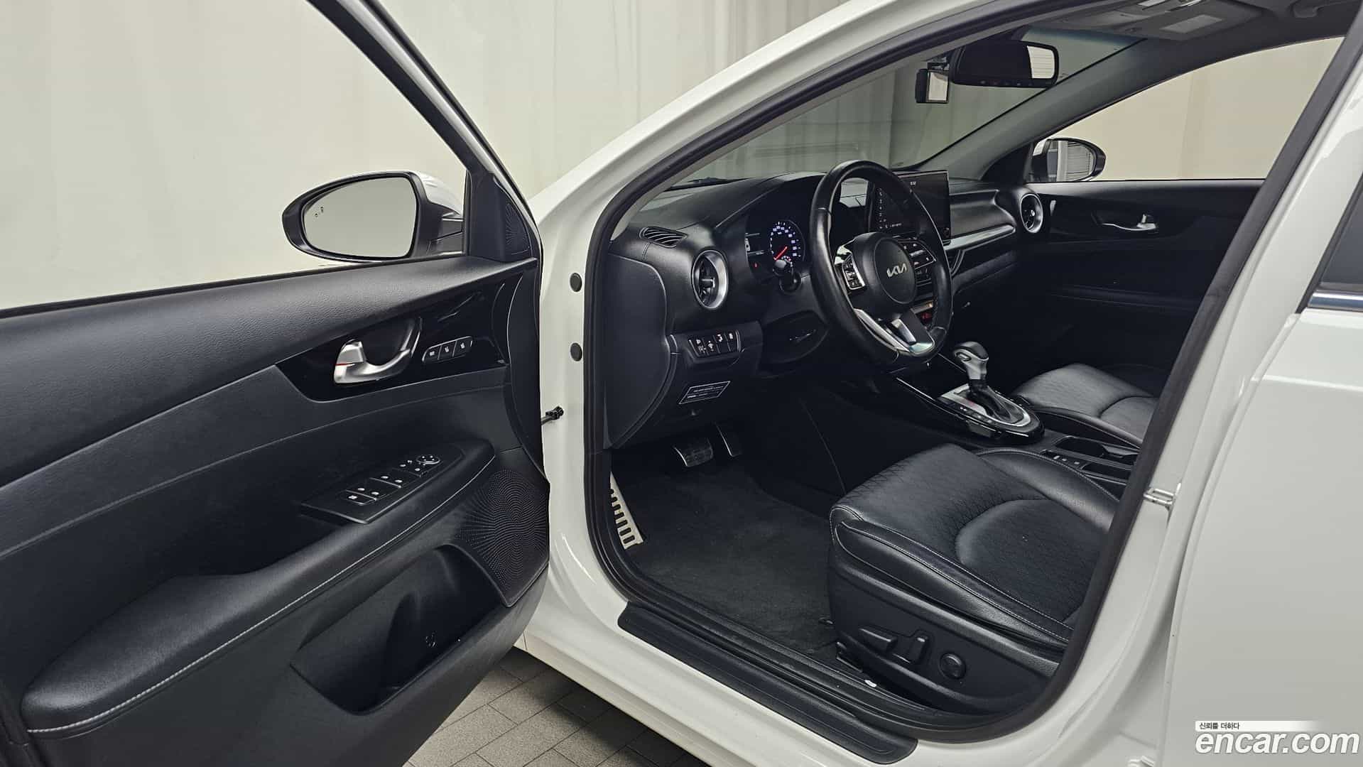 K3 Kia 2023.11-INNER-010