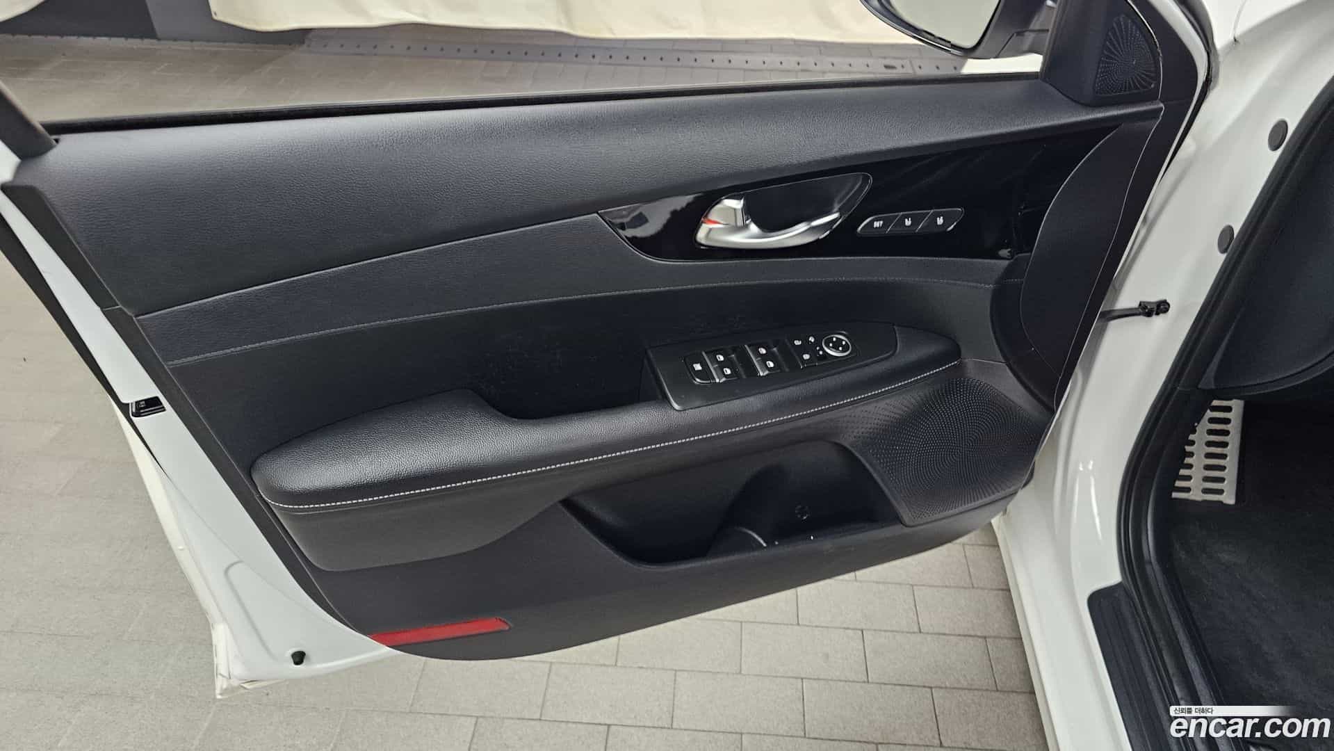 K3 Kia 2023.11-INNER-034