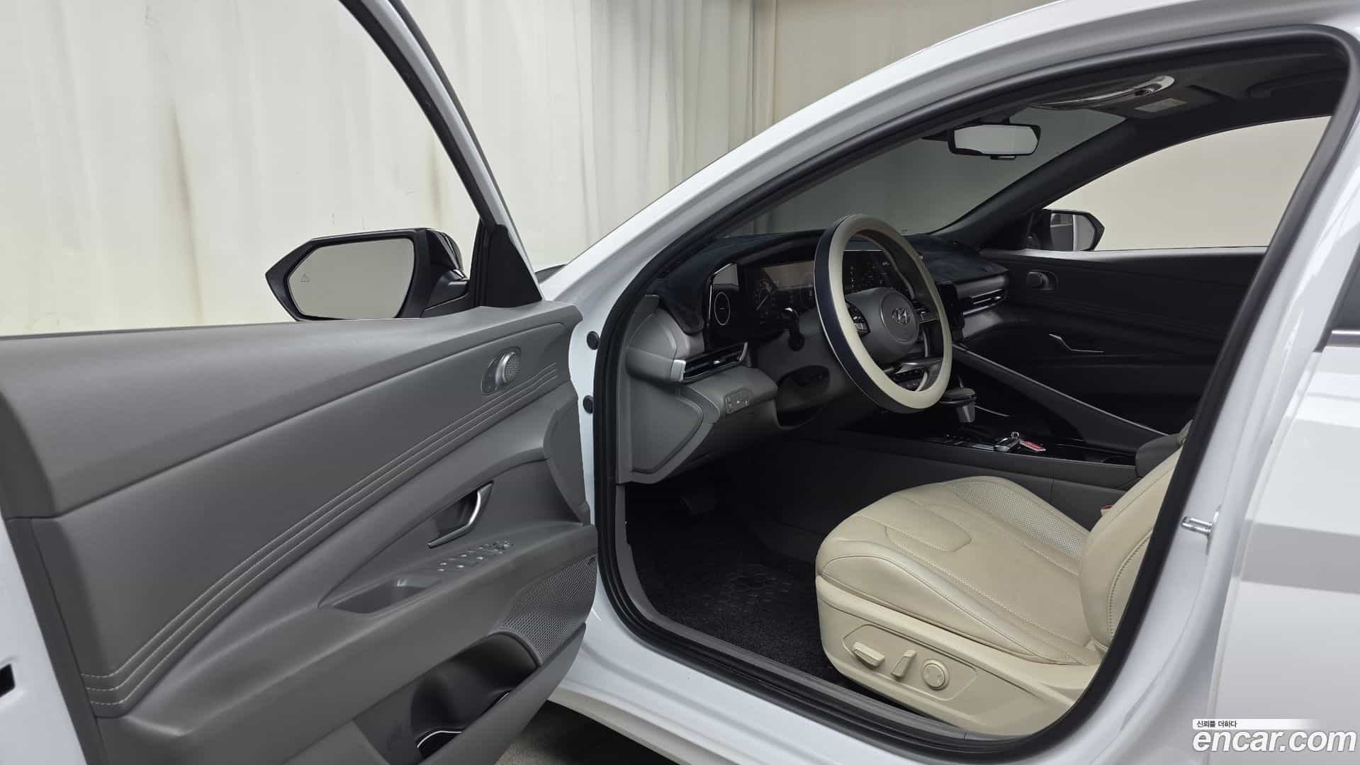 AVANTE Hyundai 2023.0-INNER-010