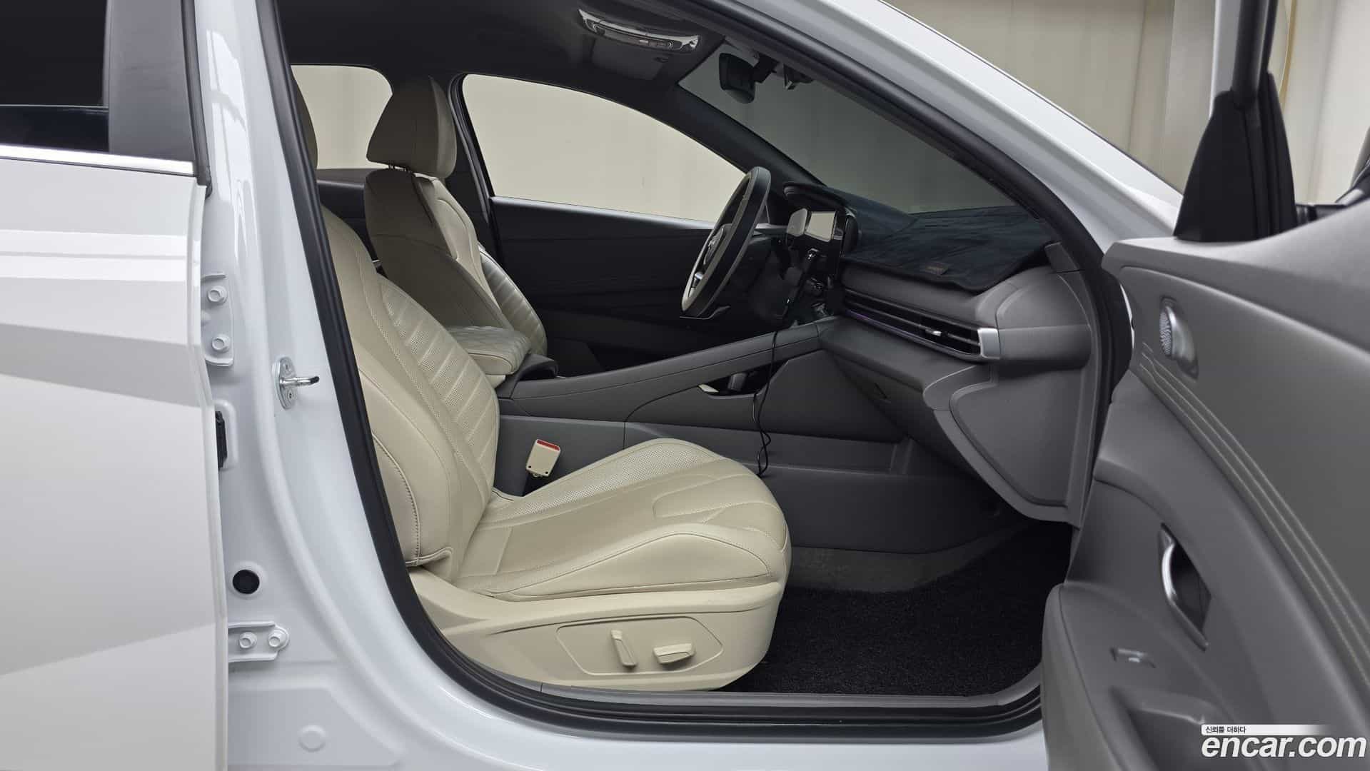 AVANTE Hyundai 2023.0-OPTION-015