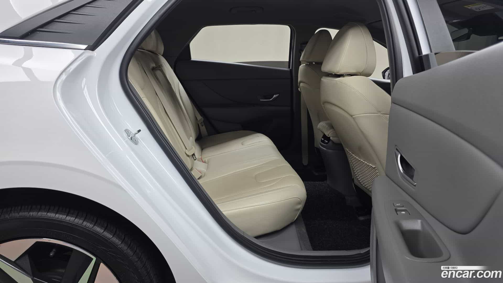 AVANTE Hyundai 2023.0-OPTION-016