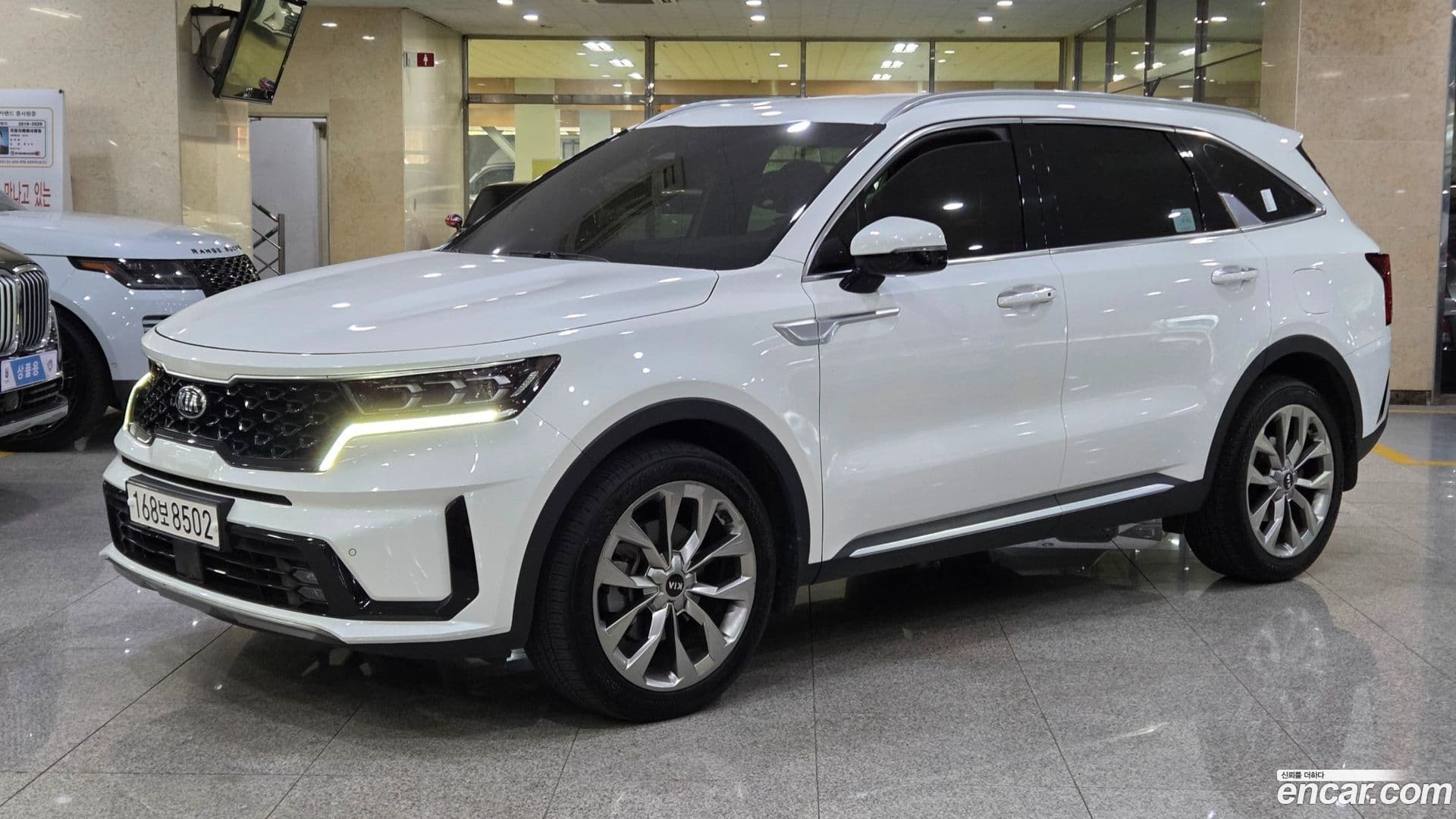 Main__Slider__Photo:Sorento Kia 2020.5-0