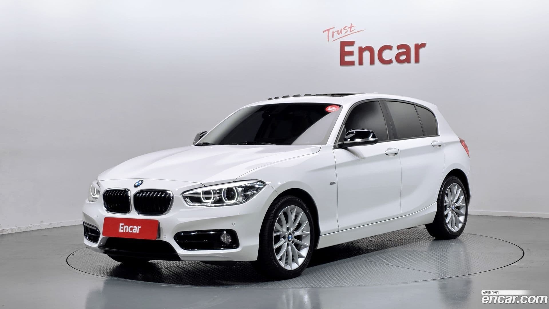 Main__Slider__Photo:1-Series BMW 2016.4-0