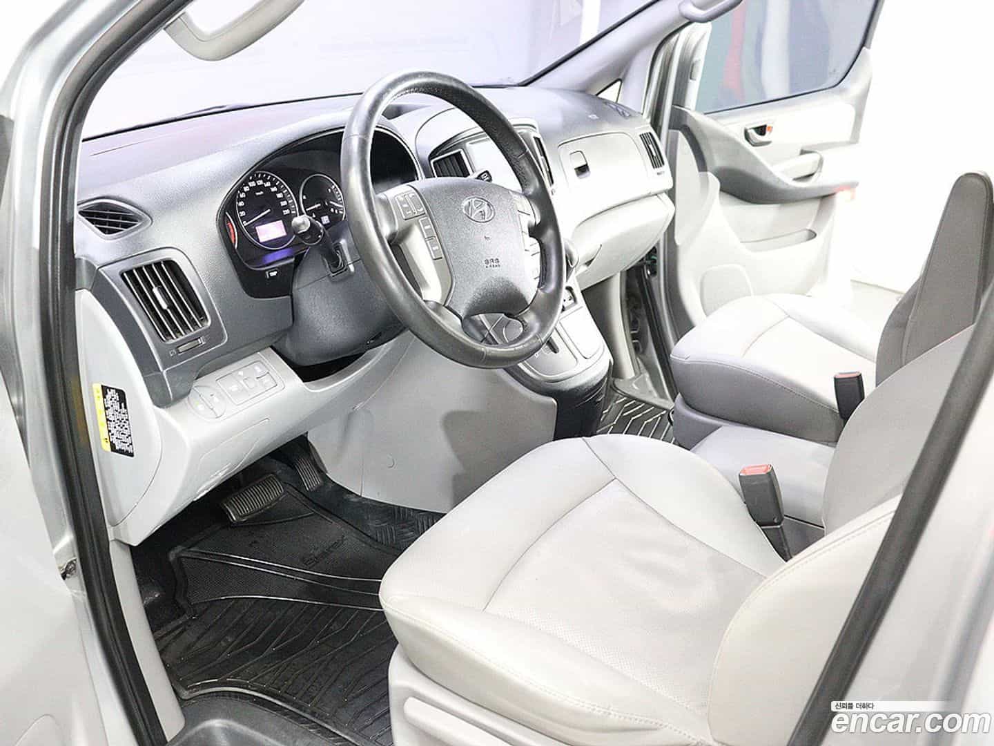 Starex Hyundai 2018.10-INNER-010