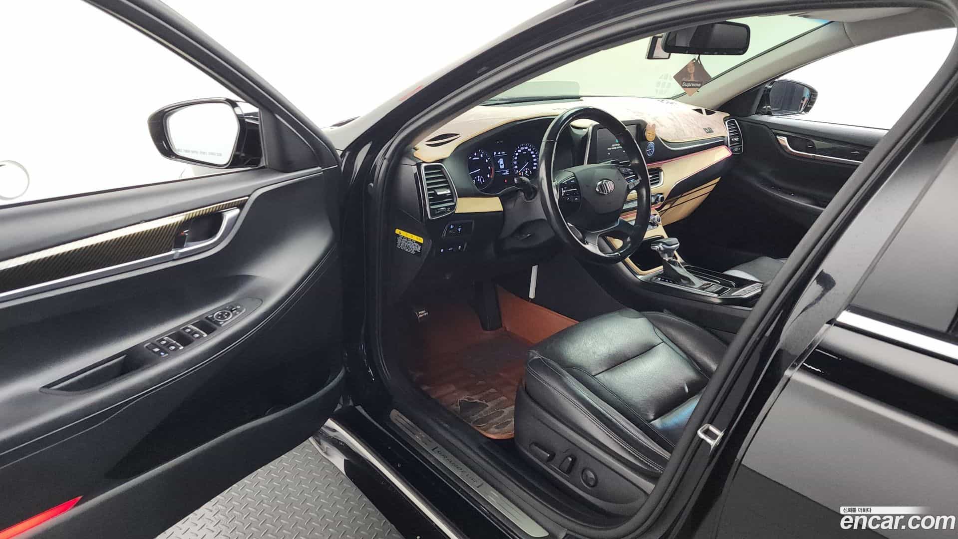 Grandeur Hyundai 2018.1-INNER-010