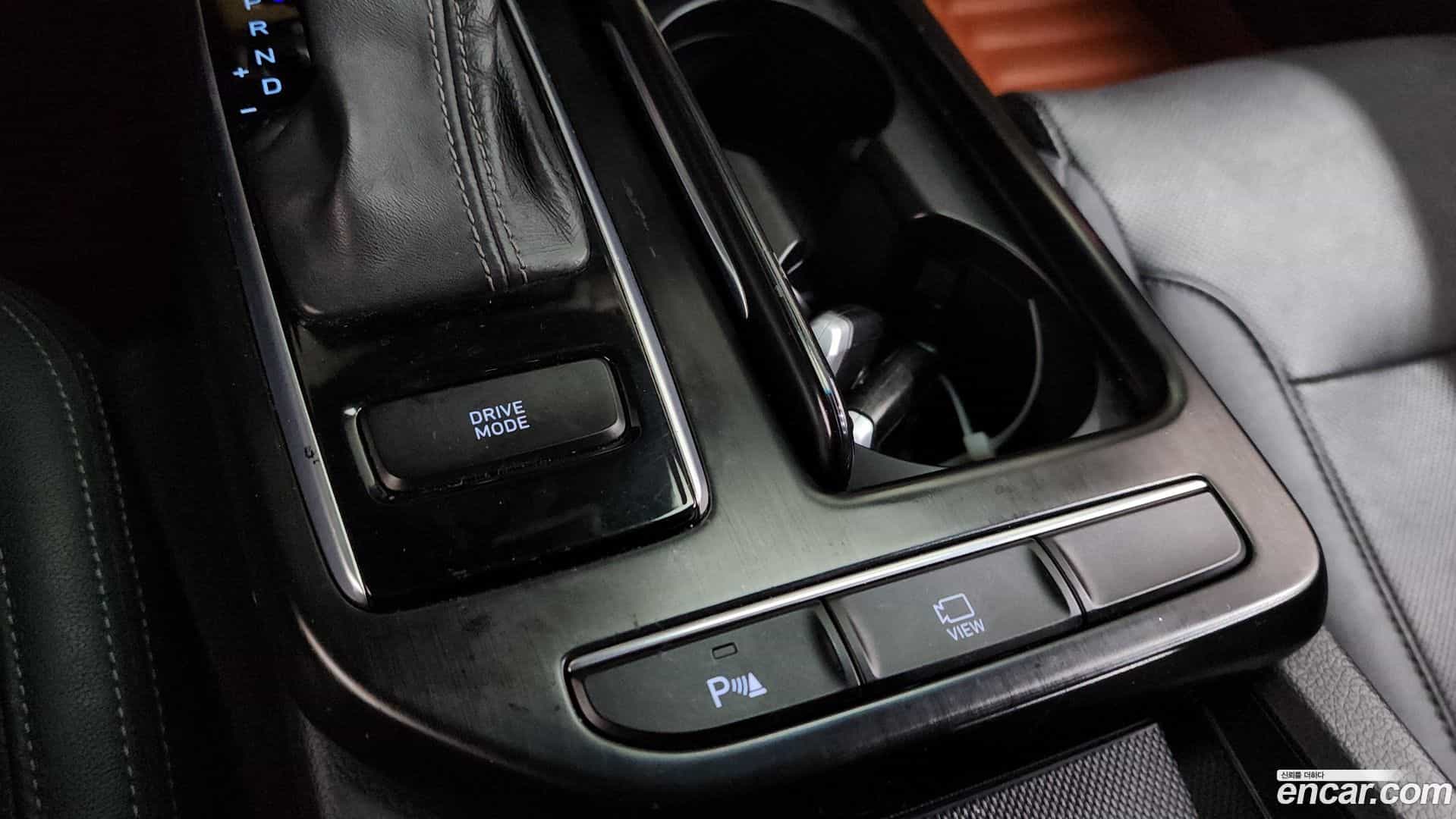 Grandeur Hyundai 2018.1-OPTION-019