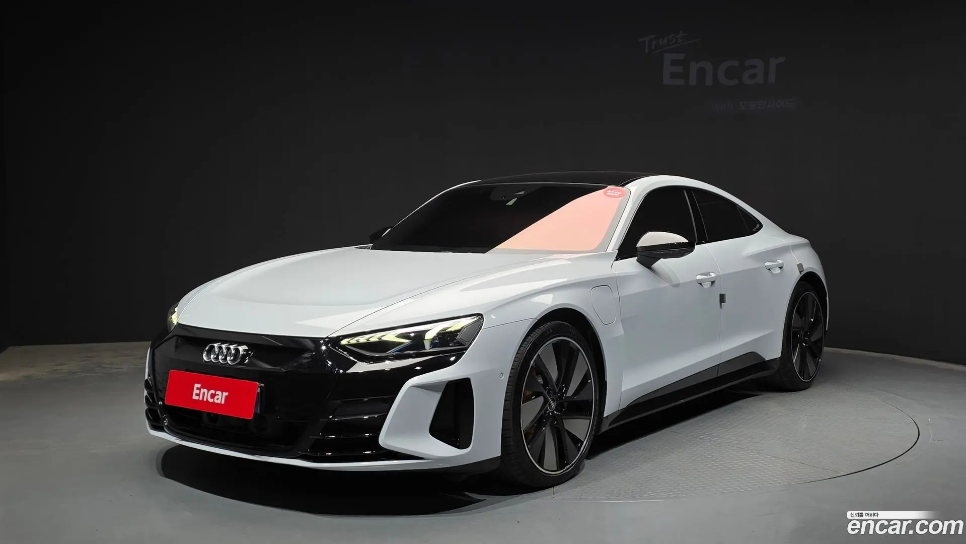 Main__Slider__Photo:e-tron GT Audi 2021.11-0