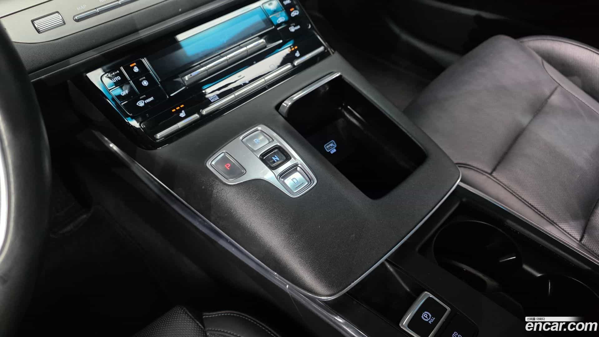 Grandeur Hyundai 2020.0-INNER-009