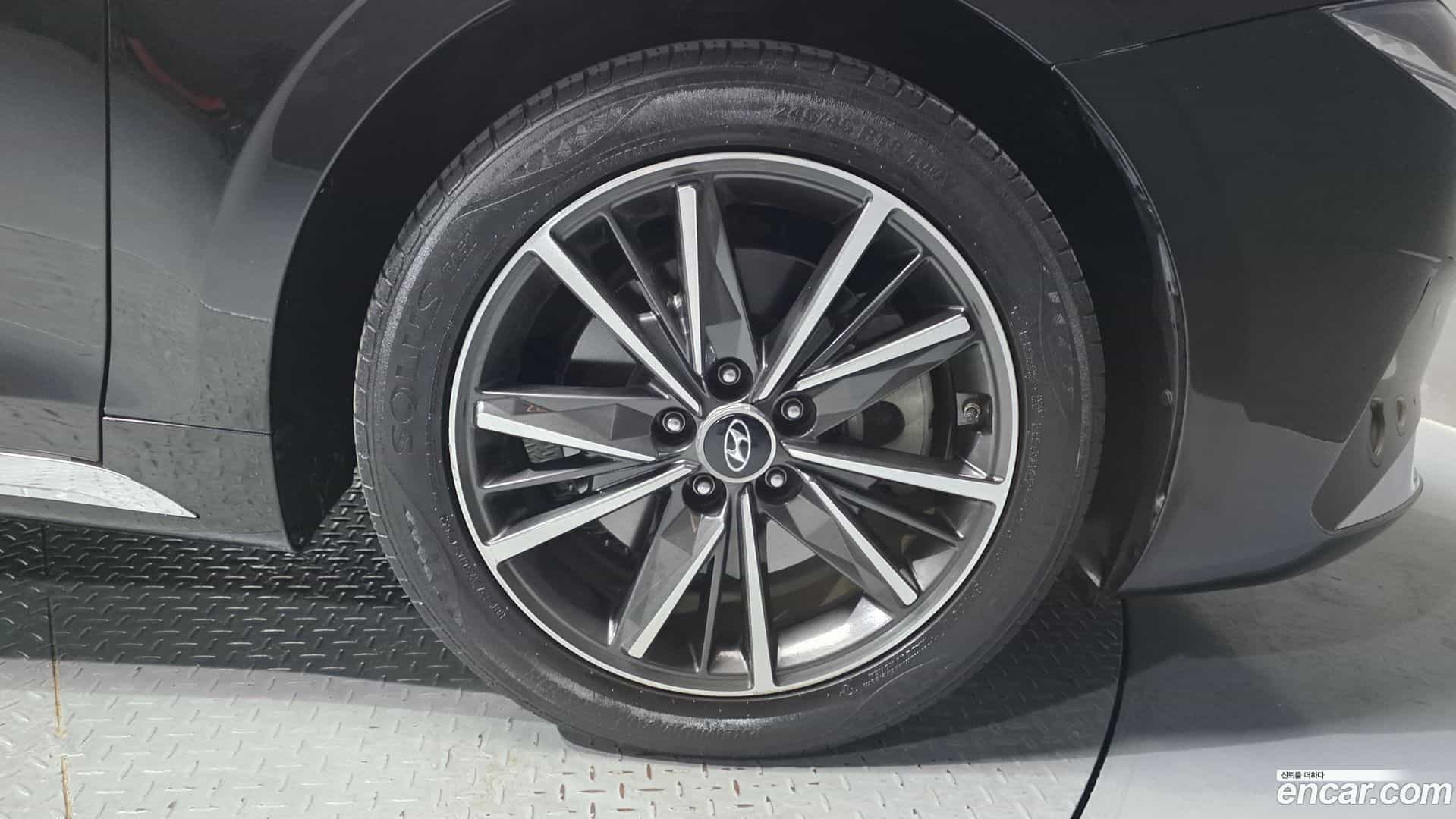 Grandeur Hyundai 2020.0-OUTER-031